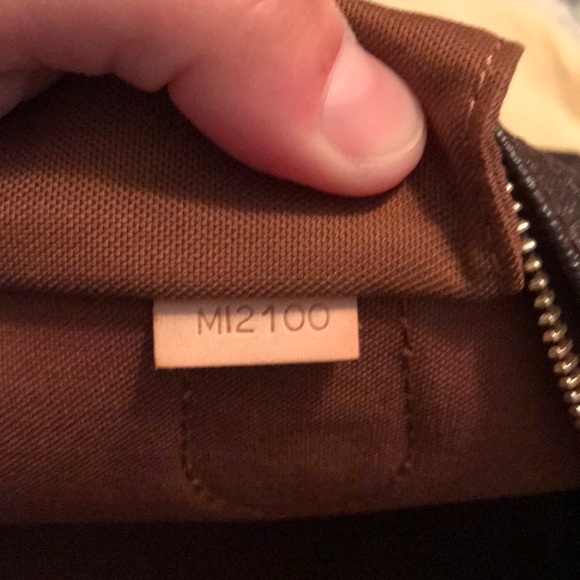 LOUIS VUITTON Monogram Montorgueil GM - Picture 6 of 8